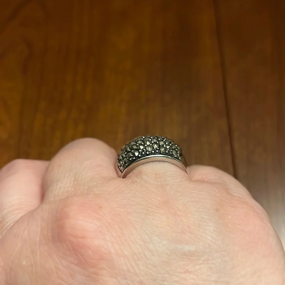 Marcasite in Sterling Silver size 8 Ring - Vintage!